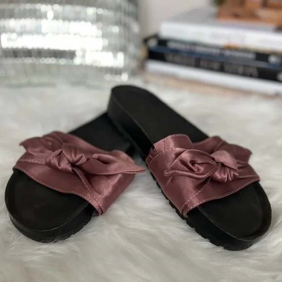 TORRID Mauve Satin Bow Pool Slides - Picture 7 of 8